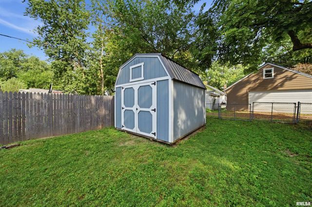 1921 W CLARKE Avenue, West Peoria, IL 61604