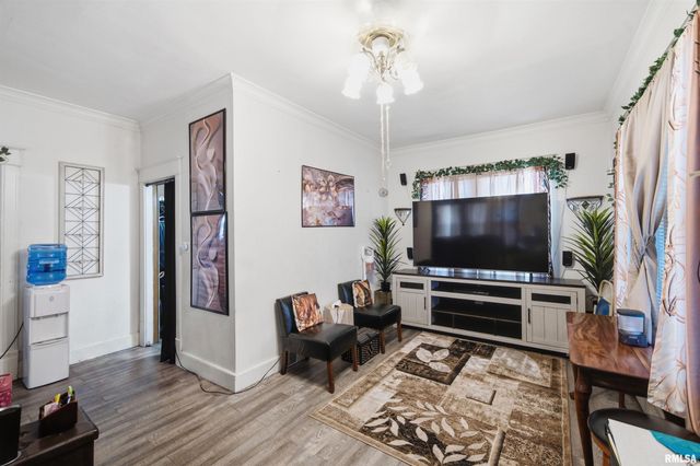 1921 W CLARKE Avenue, West Peoria, IL 61604