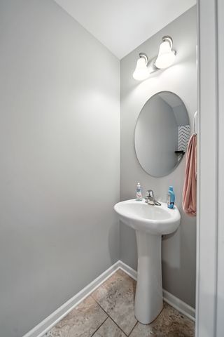 1613 Riverside Circle, Dixon, IL 61021