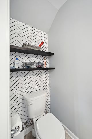 1613 Riverside Circle, Dixon, IL 61021