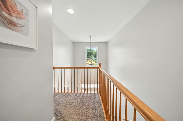 1613 Riverside Circle, Dixon, IL 61021