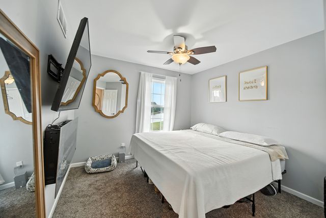 1613 Riverside Circle, Dixon, IL 61021