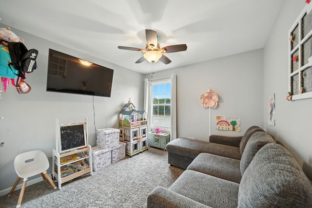 1613 Riverside Circle, Dixon, IL 61021