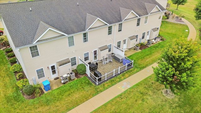 1613 Riverside Circle, Dixon, IL 61021