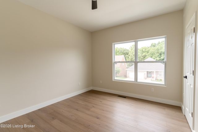 7605 Pauls View Pl, Louisville, KY 40228