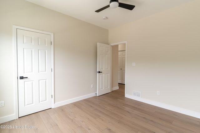 7605 Pauls View Pl, Louisville, KY 40228