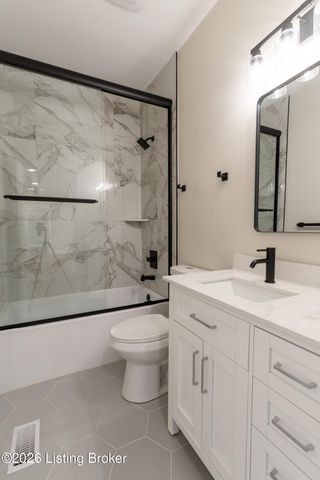 7605 Pauls View Pl, Louisville, KY 40228