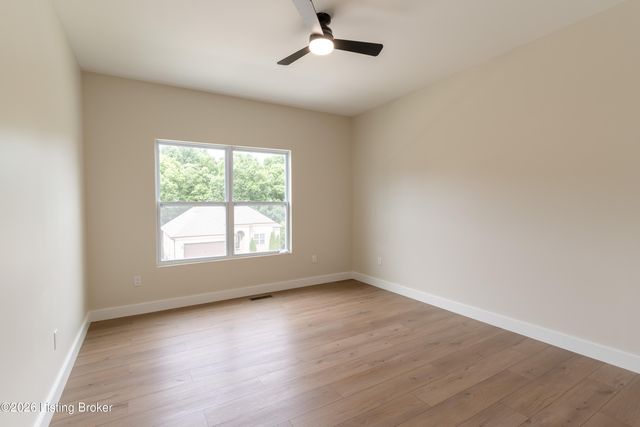 7605 Pauls View Pl, Louisville, KY 40228