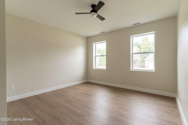 7605 Pauls View Pl, Louisville, KY 40228