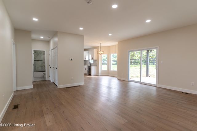 7605 Pauls View Pl, Louisville, KY 40228