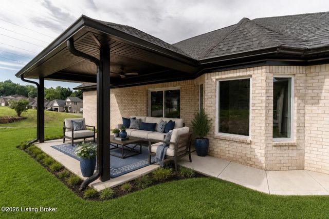 7605 Pauls View Pl, Louisville, KY 40228