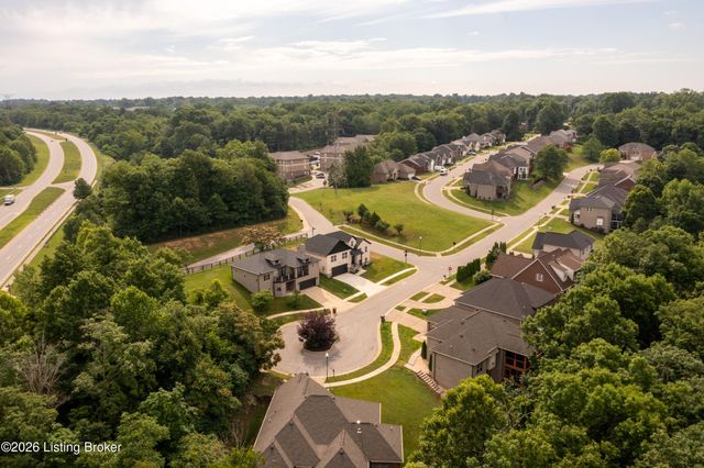 7605 Pauls View Pl, Louisville, KY 40228