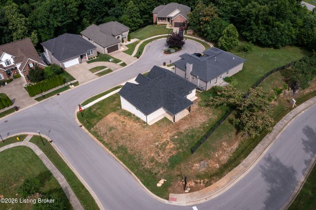 7605 Pauls View Pl, Louisville, KY 40228