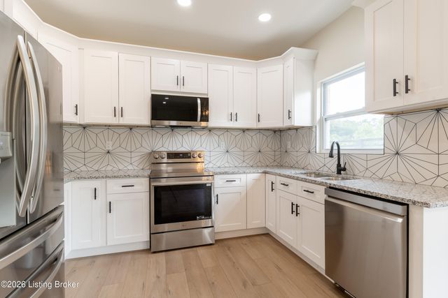 7605 Pauls View Pl, Louisville, KY 40228