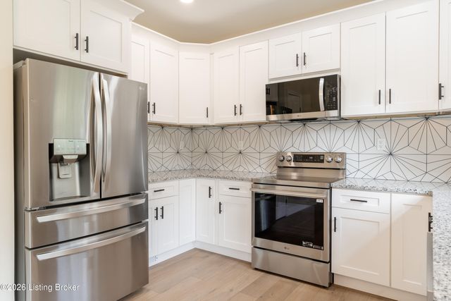 7605 Pauls View Pl, Louisville, KY 40228