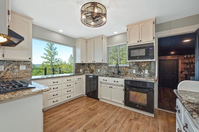 2440 Morrene Dr, Placerville, CA 95667
