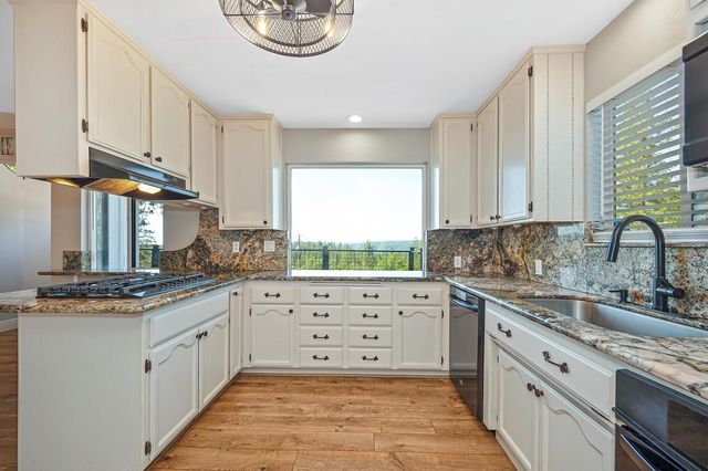 2440 Morrene Dr, Placerville, CA 95667
