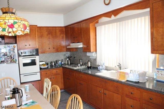 79 Nagle St, Paterson City, NJ 07501