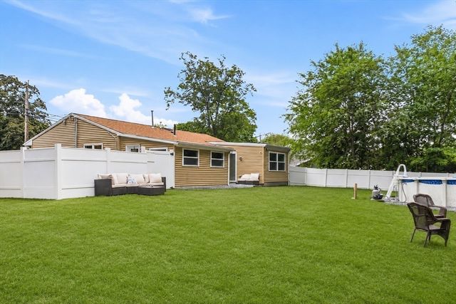 75 Linden St, Taunton, MA 02780