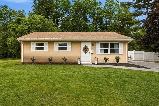 75 Linden St, Taunton, MA 02780