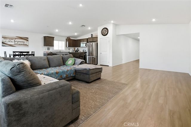 1262 Allegiance Avenue, Hemet, CA 92543