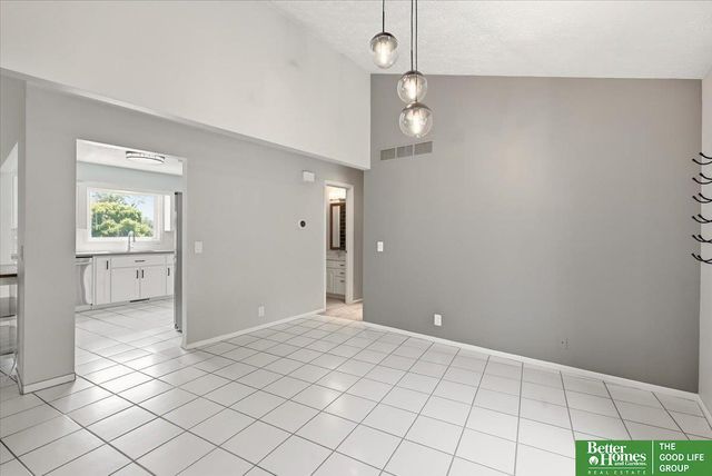 11248 Taylor Street, Omaha, NE 68164
