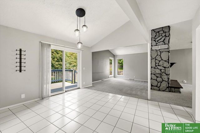 11248 Taylor Street, Omaha, NE 68164
