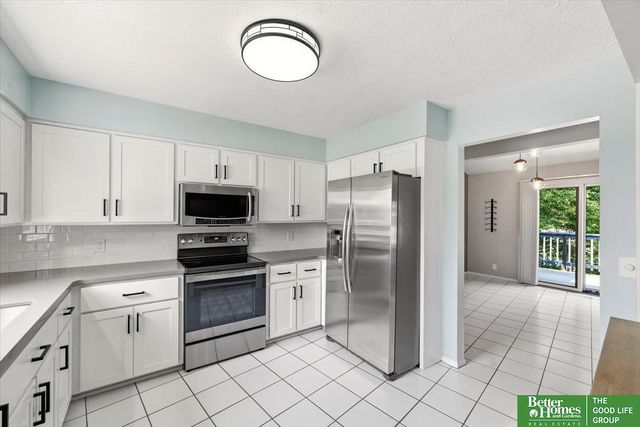 11248 Taylor Street, Omaha, NE 68164
