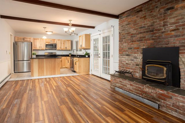 4 Skyline Drive, Essex, VT 05452