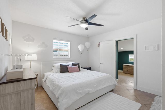 7151 SW 14th St, Pembroke Pines, FL 33023