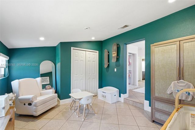 7151 SW 14th St, Pembroke Pines, FL 33023