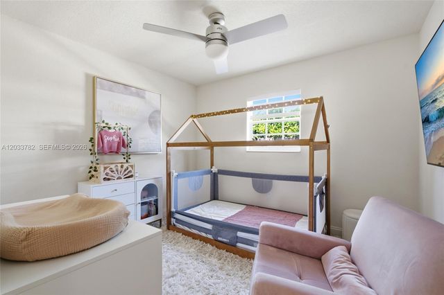 7151 SW 14th St, Pembroke Pines, FL 33023