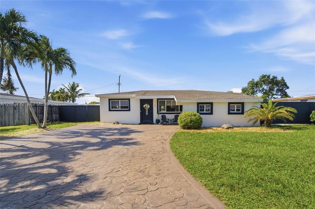 7151 SW 14th St, Pembroke Pines, FL 33023