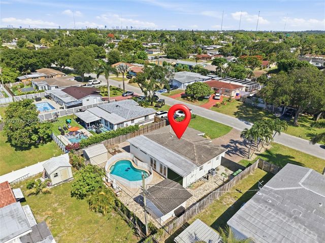 7151 SW 14th St, Pembroke Pines, FL 33023