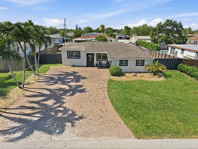 7151 SW 14th St, Pembroke Pines, FL 33023