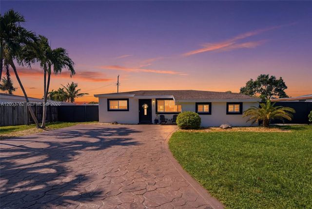 7151 SW 14th St, Pembroke Pines, FL 33023
