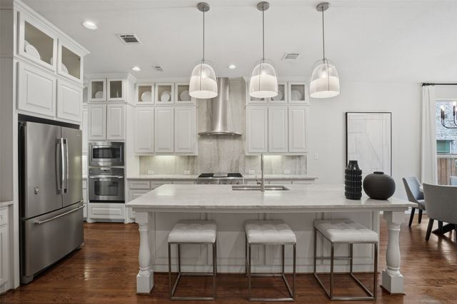 9424 Monteleon Court, Dallas, TX 75220