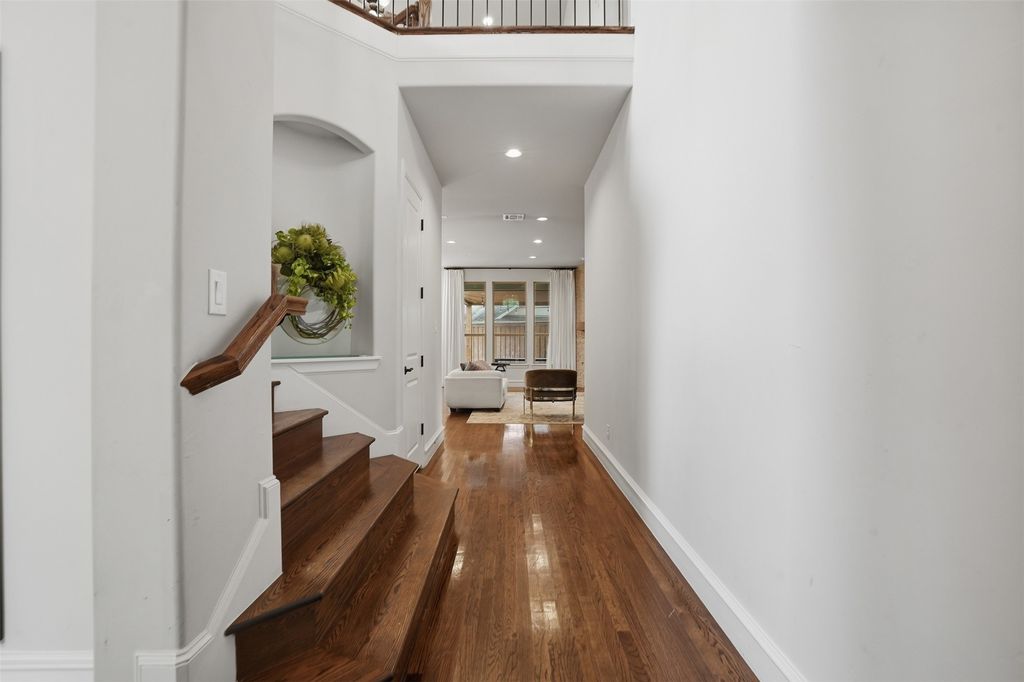 9424 Monteleon Court, Dallas, TX 75220 — photo 3
