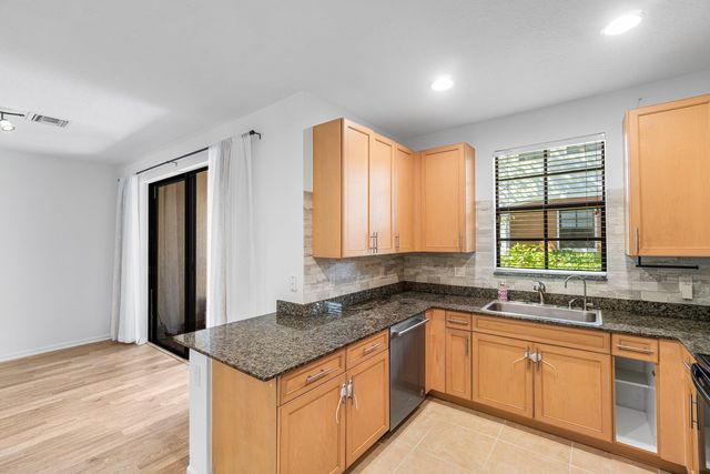 238 E Chrystie Circle, Delray Beach, FL 33484