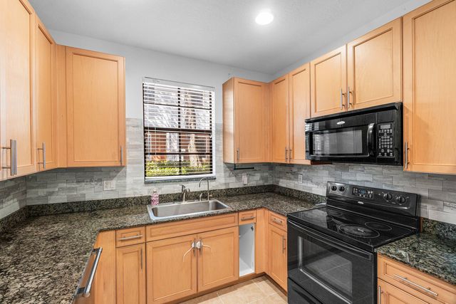 238 E Chrystie Circle, Delray Beach, FL 33484