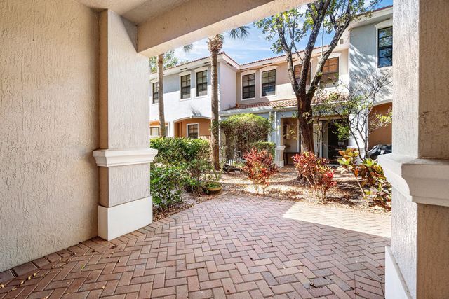 238 E Chrystie Circle, Delray Beach, FL 33484