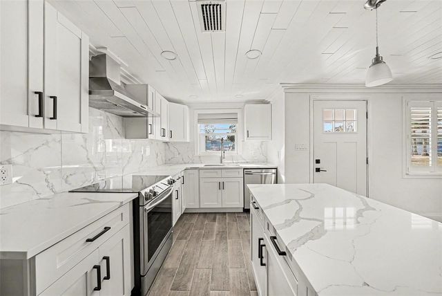 8817 AUDREY LANE, Tampa, FL 33615