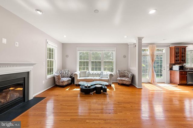 23276 FALLEN HILLS DR, Brambleton, VA 20148