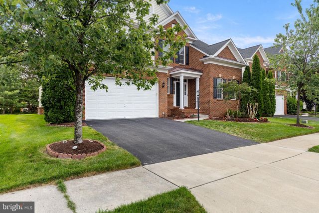 23276 FALLEN HILLS DR, Brambleton, VA 20148