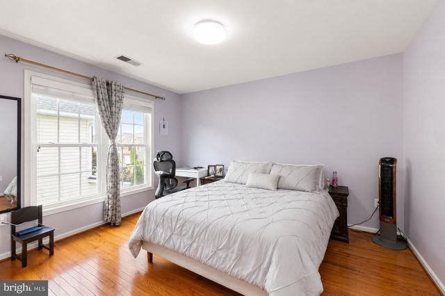 23276 FALLEN HILLS DR, Brambleton, VA 20148