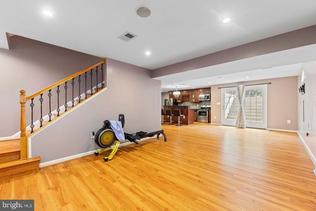23276 FALLEN HILLS DR, Brambleton, VA 20148