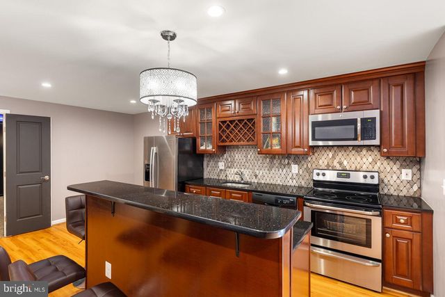 23276 FALLEN HILLS DR, Brambleton, VA 20148