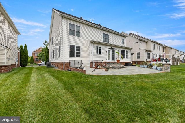 23276 FALLEN HILLS DR, Brambleton, VA 20148