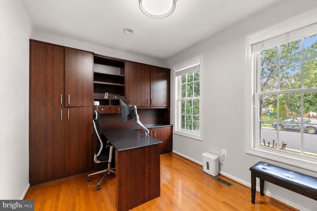23276 FALLEN HILLS DR, Brambleton, VA 20148