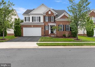 23276 FALLEN HILLS DR, Brambleton, VA 20148
